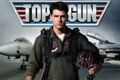 Top Gun Movie F14 Fighter Jet Flying Through Clouds Men’s T Shirt