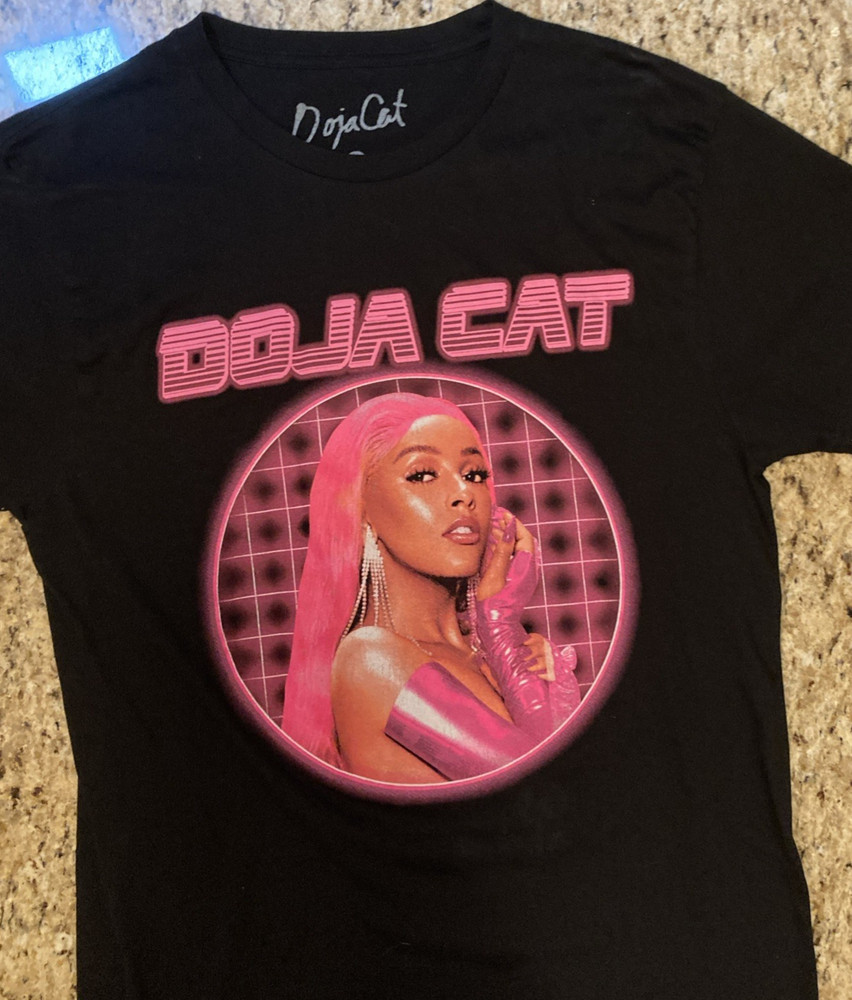 Doja Cat graphic t-shirt NWOT M
