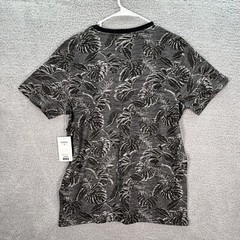 Trademark Company 81 Shirt Adult Medium Gray Black Preppy Casual Aloha Beach