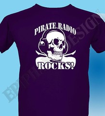 Pirate Radio T-Shirt Rocks Drum Bass DJ 60’S Caroline London Skull Headphones