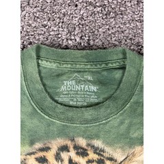 The Mountain Leopard Graphic T-Shirt XL Green Tie Dye Carol Cavalaris Big Cat T