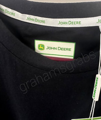 JOHN DEERE MEN’S EMBROIDERED VINTAGE LOGO T-SHIRT BLACK CREW NECK GREEN LOGO NWT