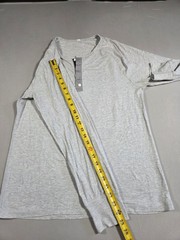 Lululemon Men’s Medium Stretch Henley T-Shirt Light Gray Button Long Sleeve Gym