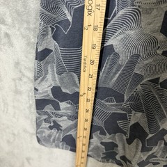 NWT NIKE Shirt L Gray White MOVING MOUNTAINS Graphic Spellout Tee Swoosh