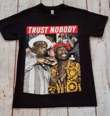 NEW- BIGGIE & 2PAC – TRUST NOBODY – T-SHIRT