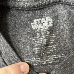 Lot of 6 graphic T-shirts, COTTON. Mixed content, Star Wars, Disney, etc.. ￼