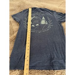 John Deere Mens Graphic T-Shirt Blue Small Farm Tractor Barn Scene Delta Tee