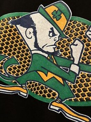 Vintage NCAA Notre Dame Fighting Irish Single Stitch T Shirt L Raised Graphics