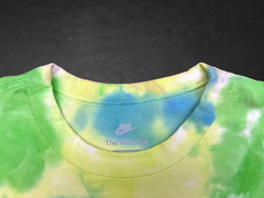 Nike Tie-Dye YELLOW, GREEN, & BLUE T-Shirt – Size LARGE – New Without Tags