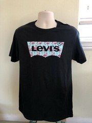 NWT Levi’s Men’s Graphic Printed Crew Neck Short Sleeve T-Shirt free ship