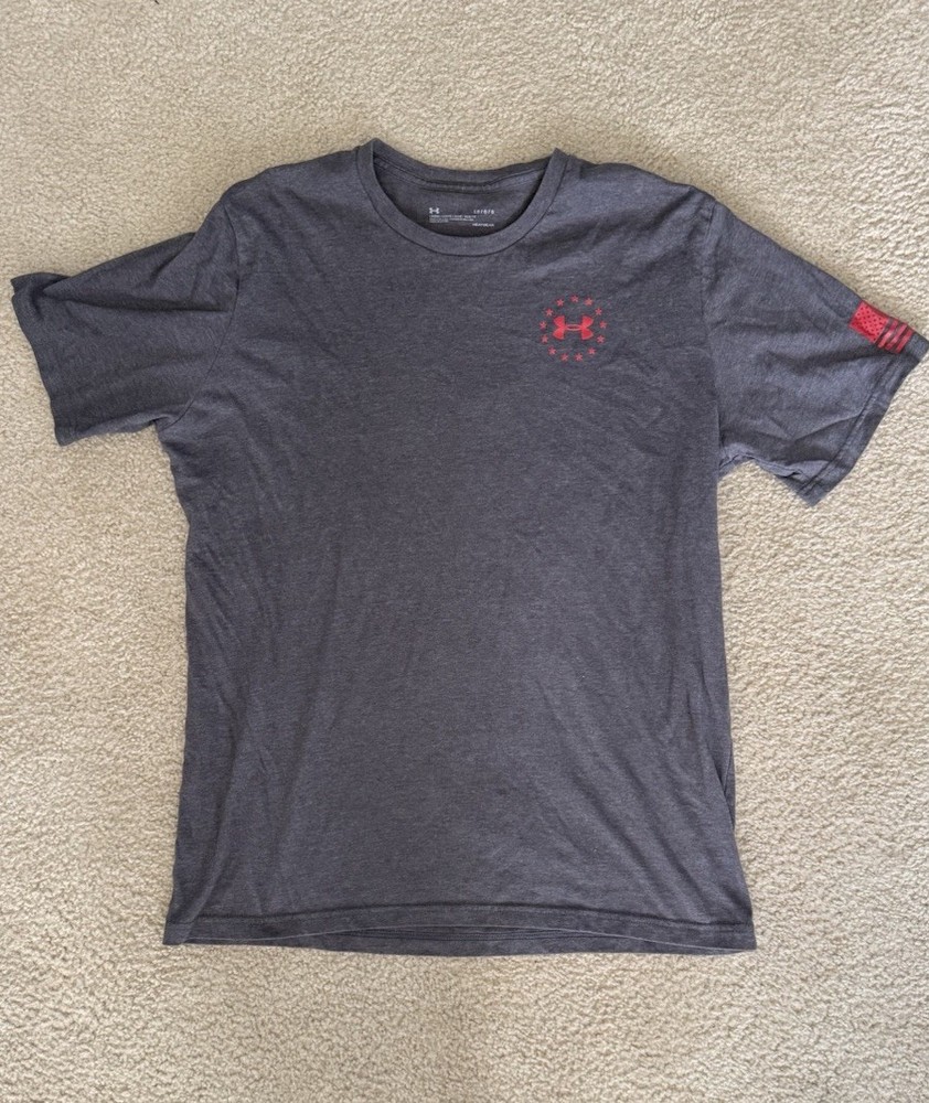 Under Armour Men’s UA Freedom Flag T Shirt Tee Charcoal Medium Heather/Red