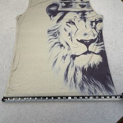 Manfinity Men’s M Beige Lion Crown Graphic Knit Round Neck Sleeveless T-Shirt