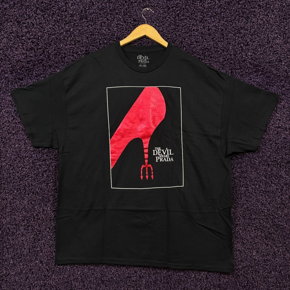 The Devil Wears Prada Theatre Poster Red Foil T-Shirt XXL