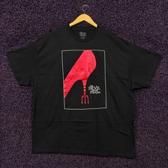 The Devil Wears Prada Theatre Poster Red Foil T-Shirt XXL