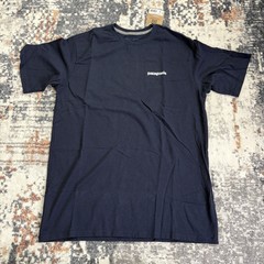 Patagonia Men’s Men’s P-6 Logo Responsibili-Tee Navy Size XS. NWT