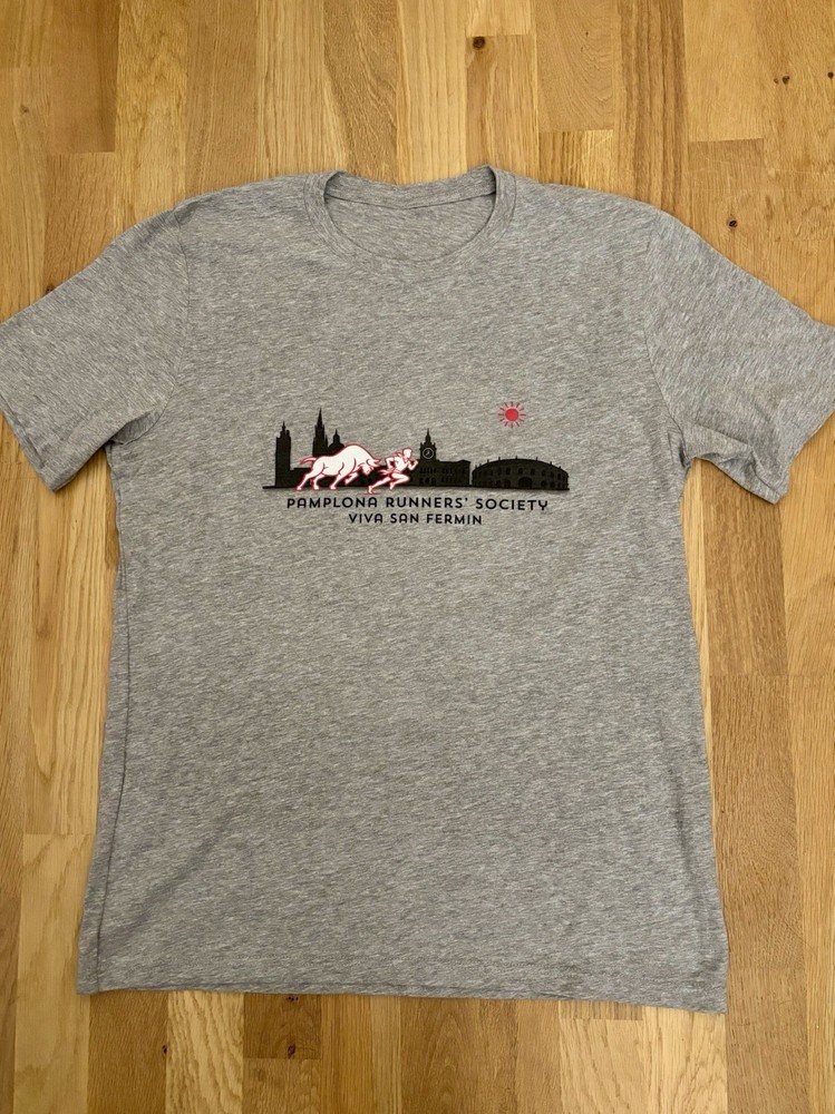 Running Of The Bulls Pamplona Men’s Large T-shirt. Brand New
