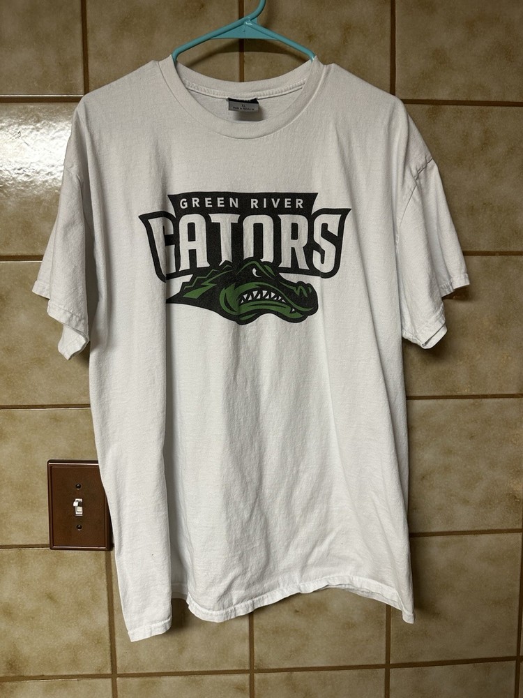 MV Sport Green River Gators T-shirt, Men’s XL Sports School University College
