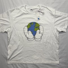NWT Uniqlo x Kaws UT Graphic Tee ‘Peace For All’ White Size 4XL Fits Like 2XL