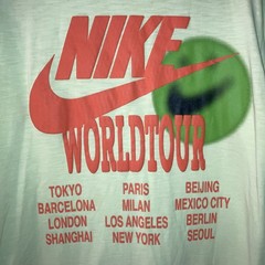 Nike Sportswear World Tour T Shirt Glow In The Dark DA0629-383 Men’s Large