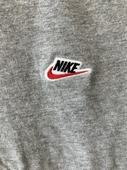 Nike Gray Tshirt Logo Patch Men’s XS Loose Fit (A07)