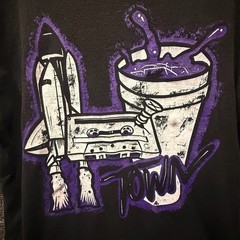 Shaka Active Graphic T-Shirt Size M