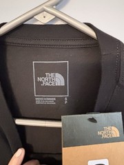 The North Face Men’s Black Short-Sleeve Tee with Orange Logo. SZ S. NWT