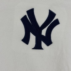 MLB Genuine Merchandise New York Yankees Cream Embroidered T-Shirt Size 15/16