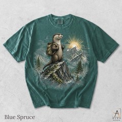 Vintage Otter Hiking Shirt Retro Mountain Nature Wildlife Adventure Unisex Tee