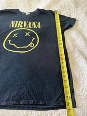 2018 Gildan Nirvana Smiley Face Black Music Grunge Shirt Adult Size M(?) Classic