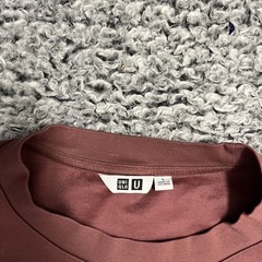 Uniqlo AIRism Shirt Adult Large Red Short Sleeve Oversized Crew Neck Dark Wash