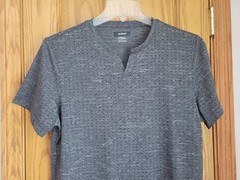 Alfani Shirt Men’s Medium Gray Stripe Short Sleeve V Neck EUC