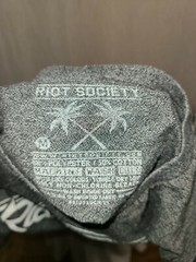 Riot Society Adult Medium Gray TShirt
