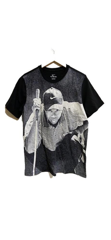Nike Golf Tiger Woods Poster TW Tee T-Shirt Men’s L DQ8129-010 NEW