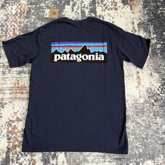 Patagonia Men’s Men’s P-6 Logo Responsibili-Tee Navy Size XS. NWT