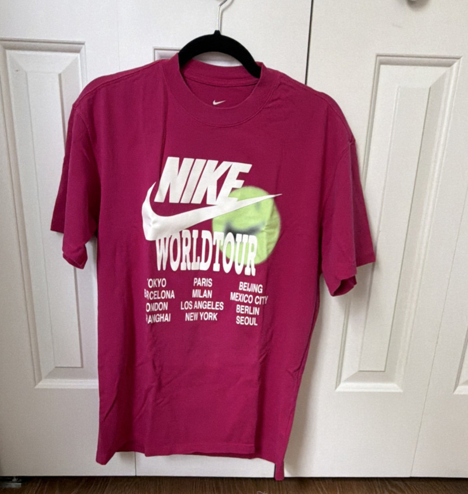 Nike The Nike Tee World Tour Pink Graphic Print Men’s T-Shirt Size S
