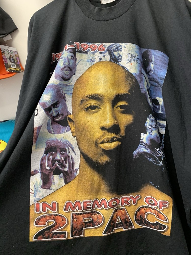 VTG Tupac * RARE* “In Memory Of 2PAC” 1996 Thug life memorial Rap Tee XL/2X