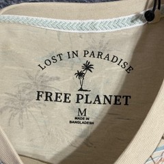 Free Planet Palm Tree Island Print T-Shirt Mens Medium Organic Cotton NWT