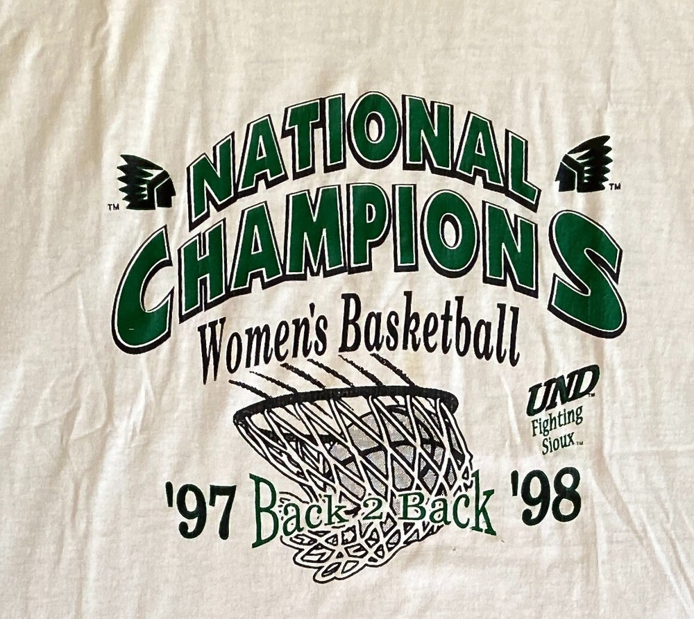 UND Womens Basketball ’97 ’98 National Champions Vintage 1998 Mens XL T Shirt