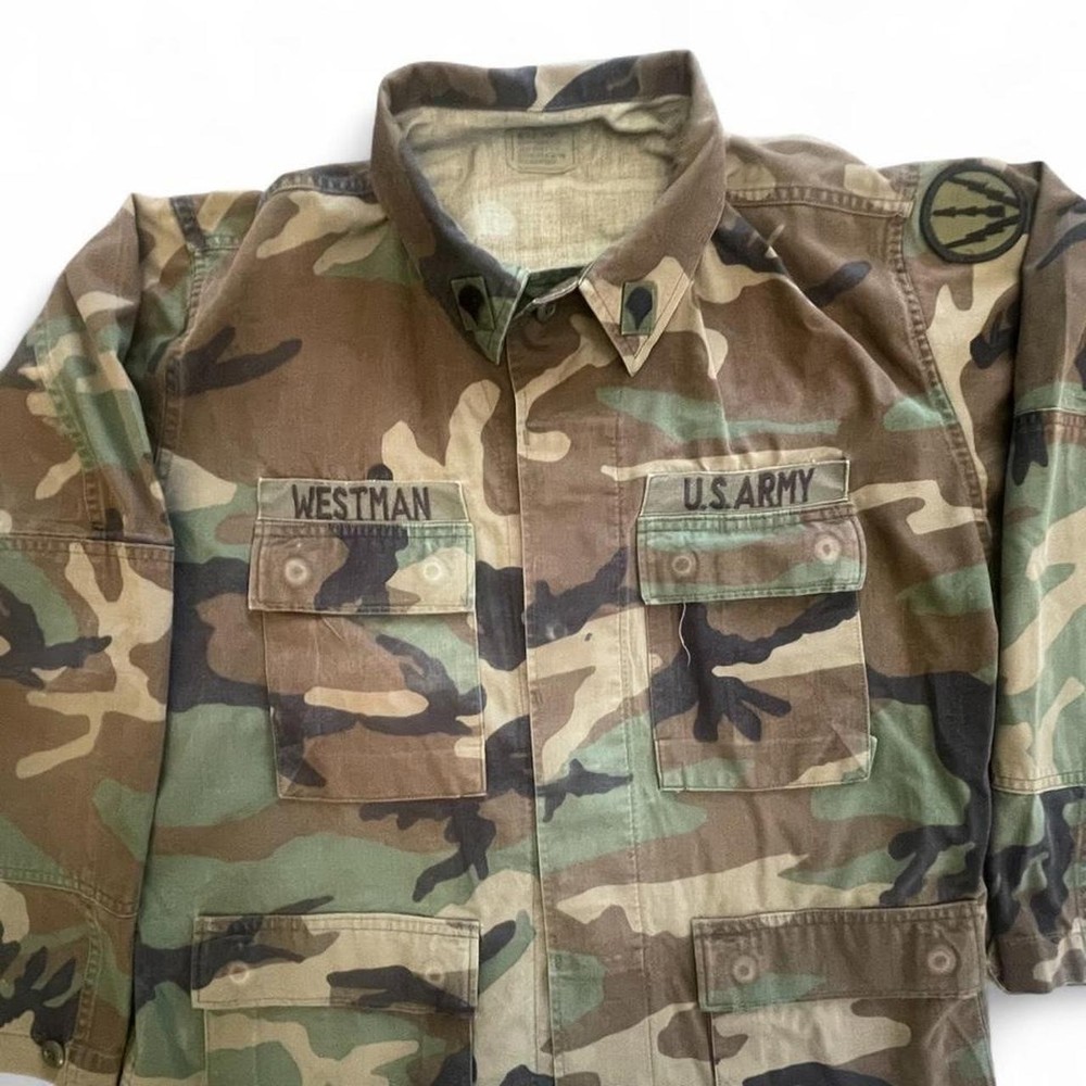 US Army Woodland Camo Fatigue Army Issued with Name button up Medium