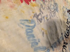 Gildan Christian Art Graphic Print T-Shirt Yellow XL Peace Symbol Jesus