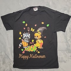 VTG Halloween Shirt Womens M Black Bear Raccoon Fall Leaves Cute Made In USA