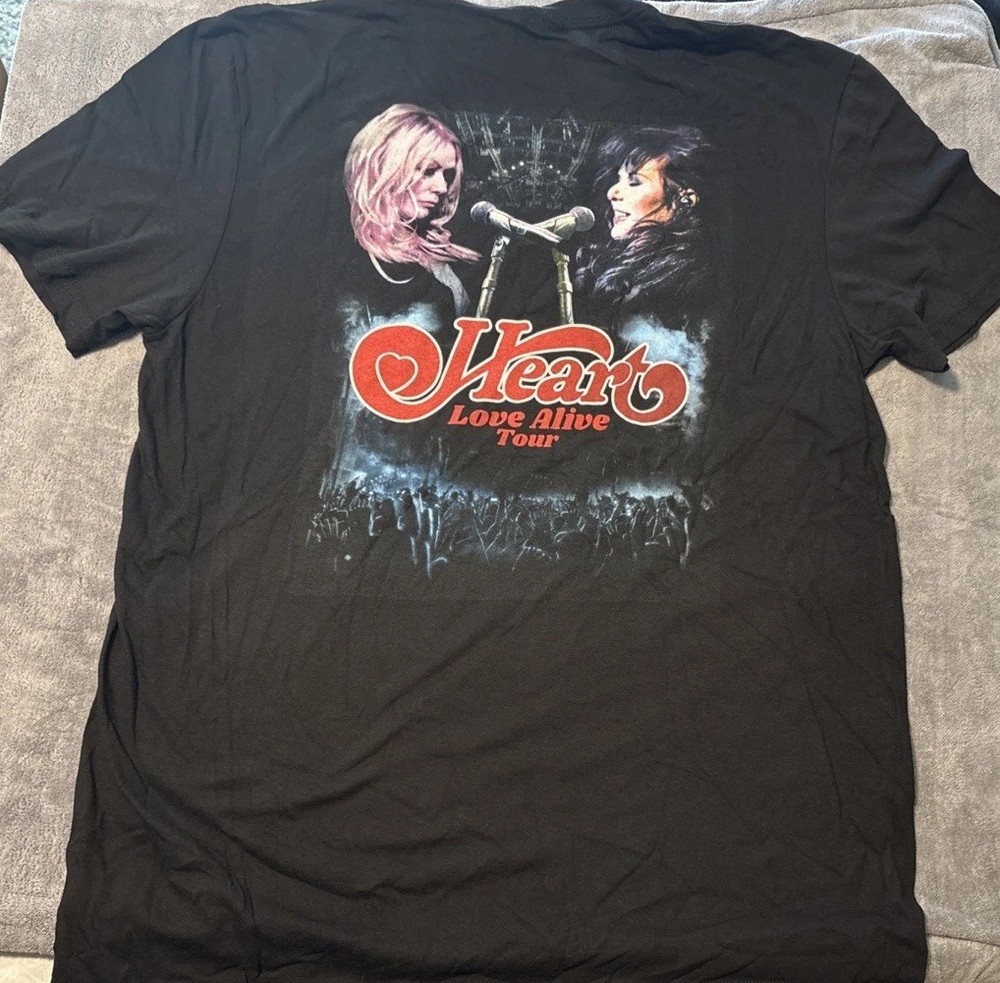 Heart Love Alive 2019 Band Tour Rock t shirt Men’s Large