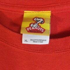Snoopy & The Peanuts Gang Tshirt Size XL Red Winter Snowman Scene