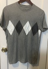 Men’s Small Gray Old Navy Tshirt w Black & White Argyle Pattern Preloved