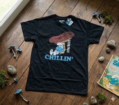 The Smurfs “Chillin” Graphic T-Shirt Medium Black Mushroom Brisco Brands Sleepy