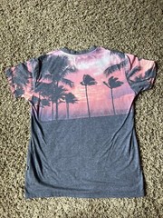 Body Glove Tshirt. Men’s Small. Tropical Sunset. Palm trees. Beach Short Sleeve