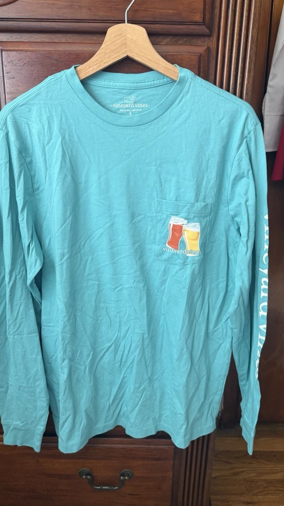Vineyard Vines Beer Blue Graphic Print Pocket Crewneck Long Sleeve Tee S