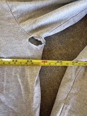 Gap Athletic Men’s XL Gray Crew Neck Long Sleeve Graphic Logo Knit T-Shirt