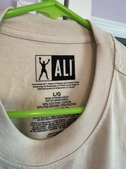 Muhammad Ali Rumble in the Jungle T-Shirt Mens L Graphic Boxing Tee. NWOT