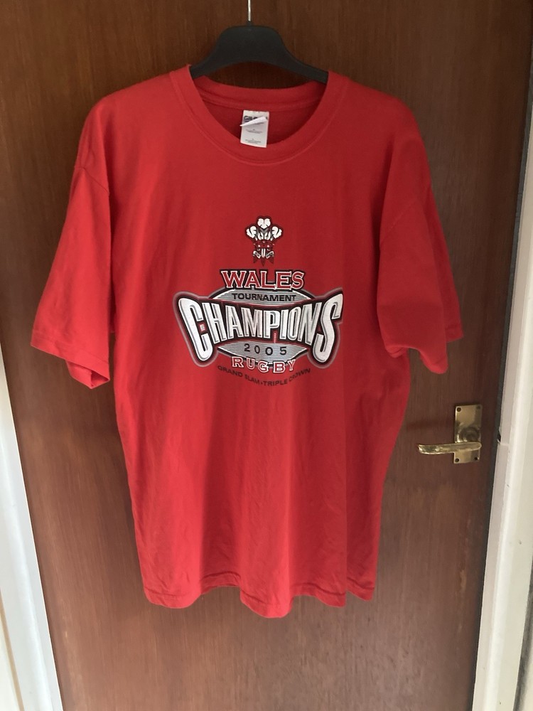 AMAZING c.2005 WALES RUGBY CHAMPIONSHIP T SHIRT GRAND SLAM/TRIPLE CROWN. L.SIZE.